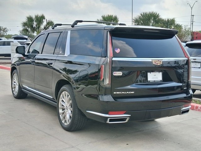 2022 Cadillac Escalade ESV Premium Luxury photo 2