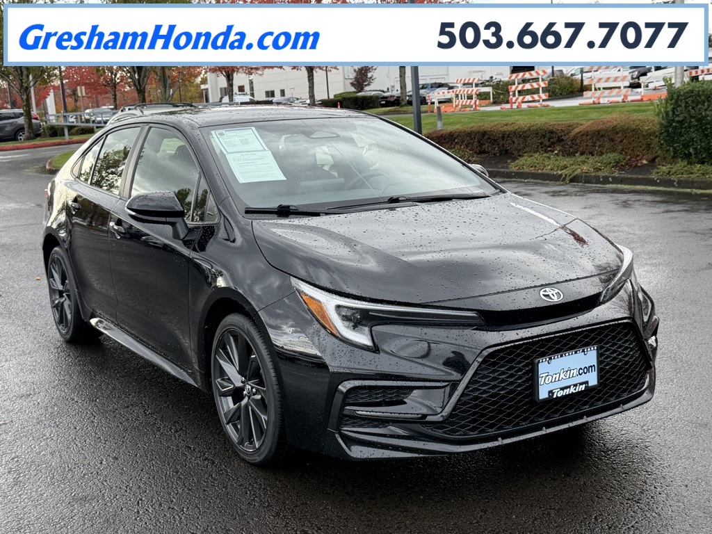 2024 Toyota Corolla SE's photo