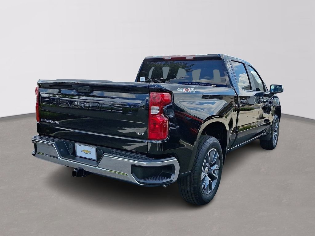 2025 Chevrolet Silverado 1500 LT photo 2