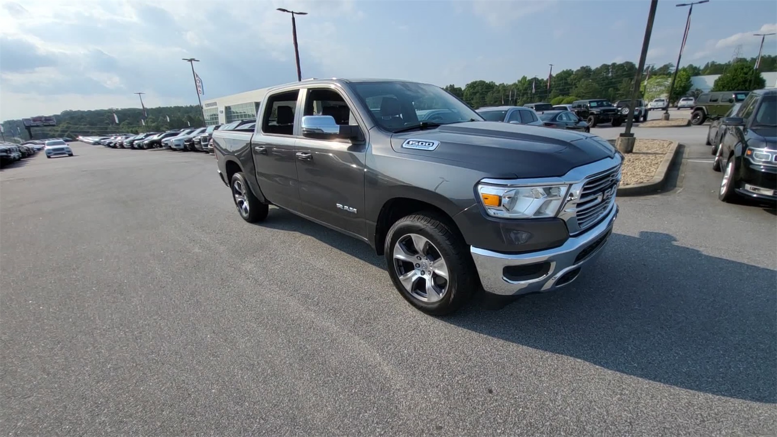 2024 Ram 1500 Laramie photo 4