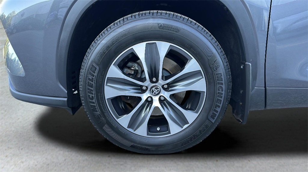 2023 Toyota Highlander XLE photo 29