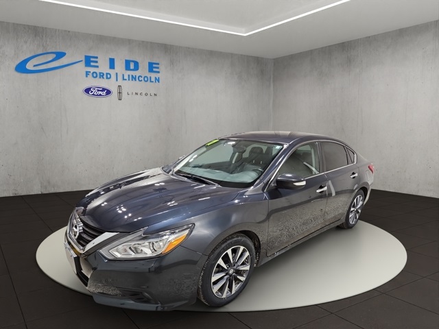 2017 Nissan Altima 2.5 SL photo 2