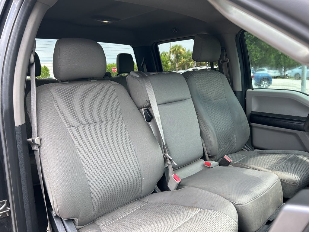 2015 Ford F-150 XLT photo 29