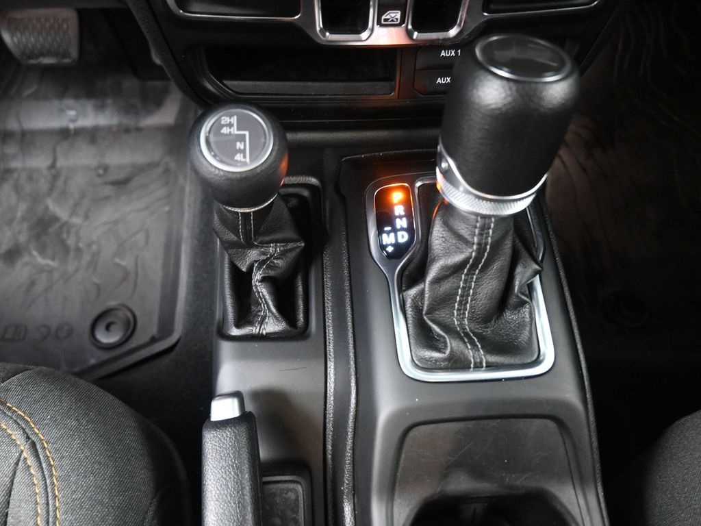 2024 Jeep Wrangler Sport S photo 3