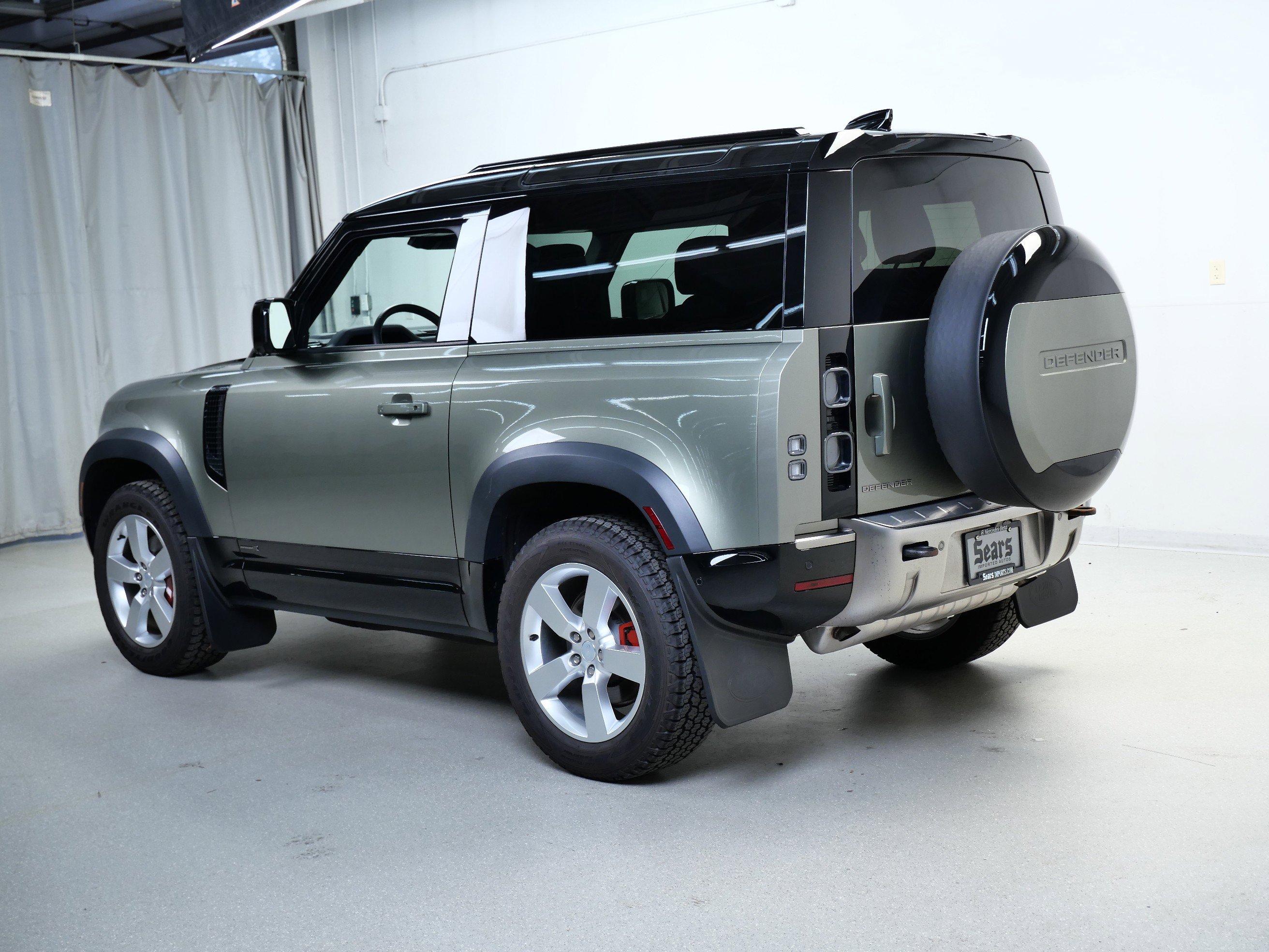 2023 Land Rover Defender 90 X photo 9