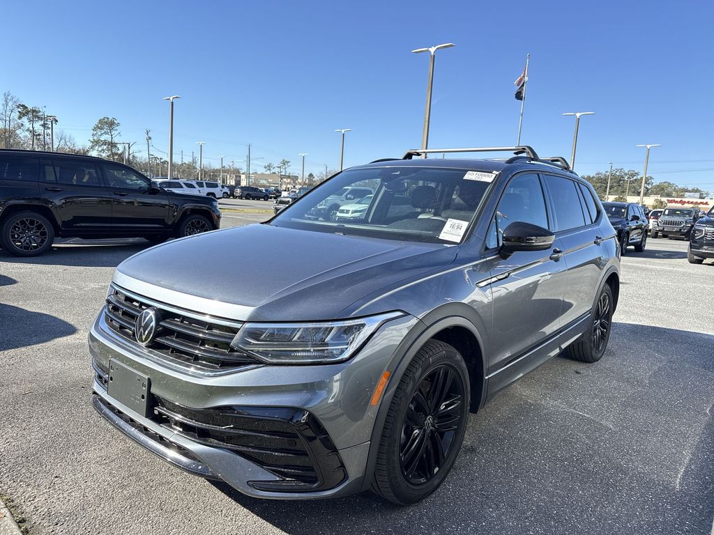 2022 Volkswagen Tiguan SE R-LINE BLACK