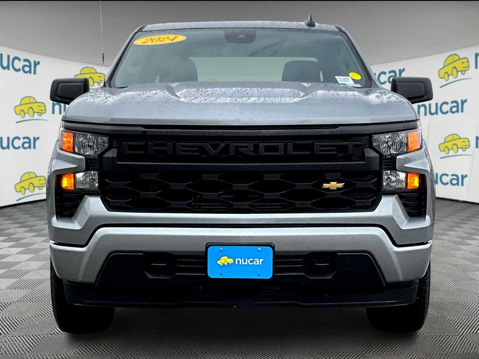 2024 Chevrolet Silverado 1500 Custom photo 2