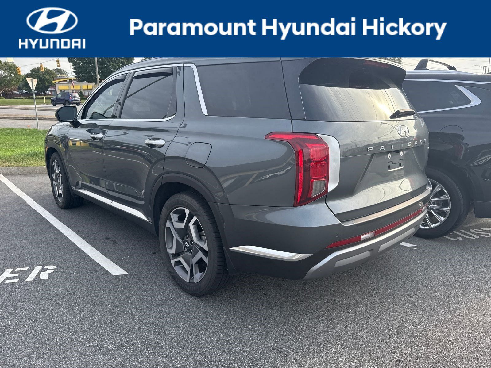 2024 Hyundai Palisade Limited photo 6