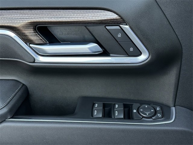 2025 Chevrolet Silverado 1500 LT photo 20