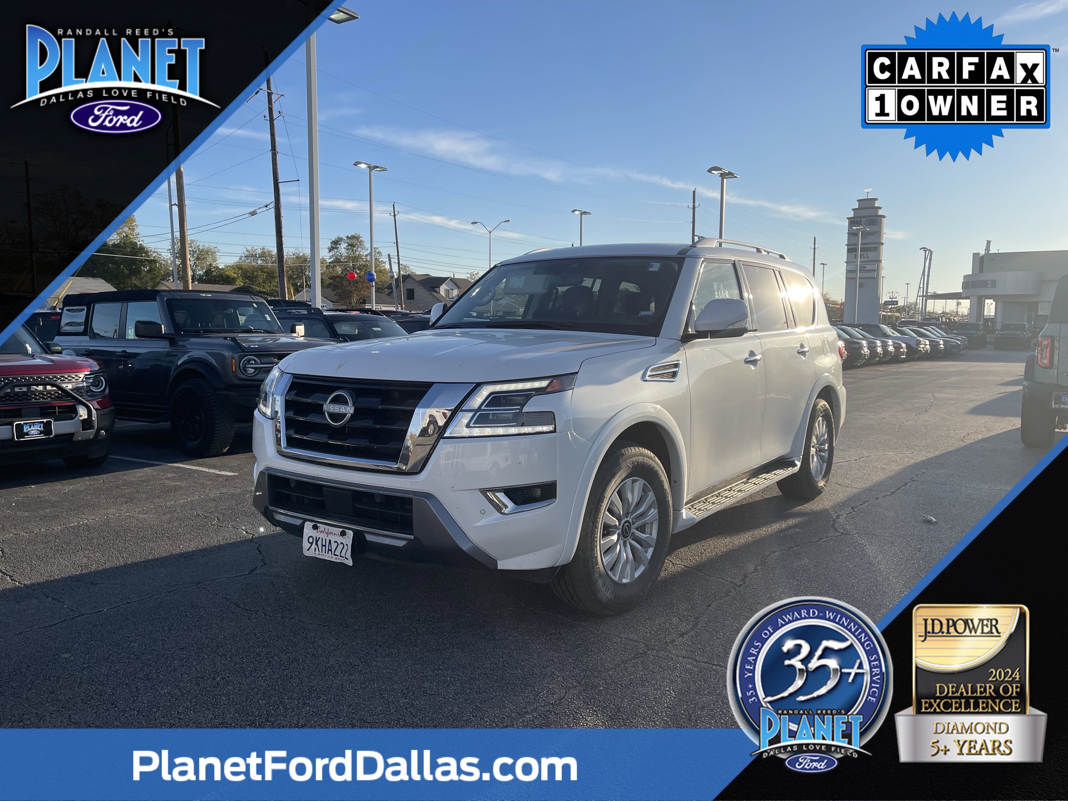 2024 Nissan Armada SV's photo