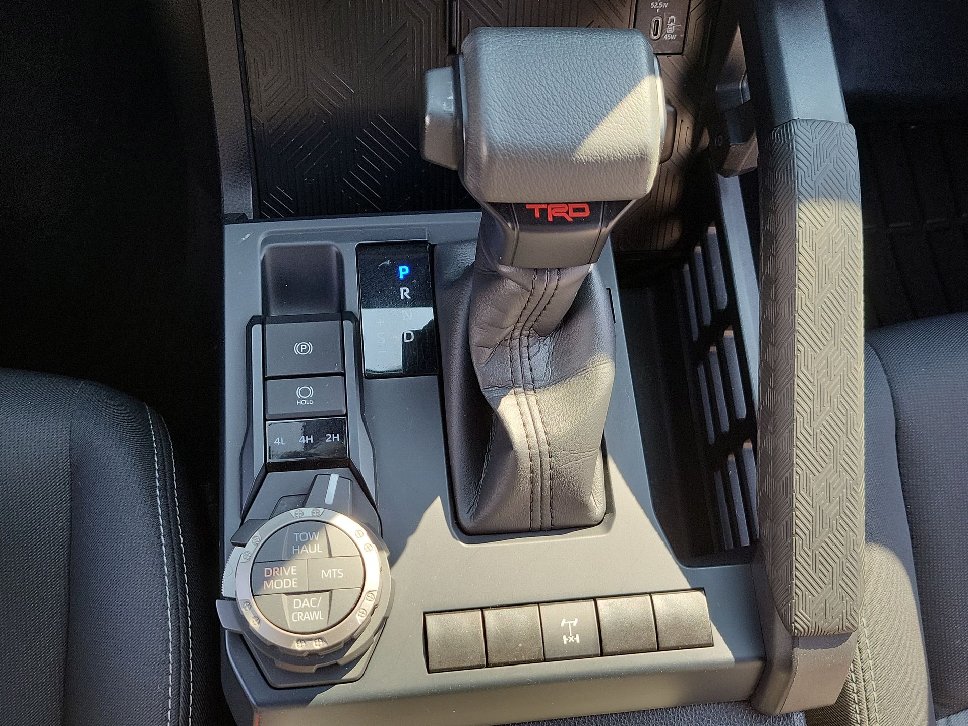2024 Toyota Tacoma SR5 photo 15