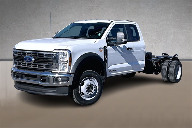 2026 Ford F-450 Super Duty Chassis Cab XL's photo