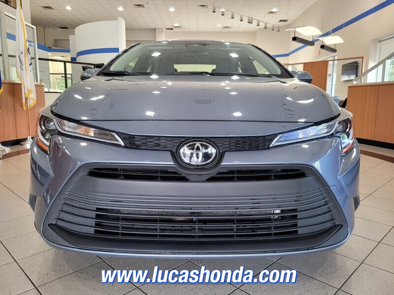 2023 Toyota Corolla SE XLE photo 2