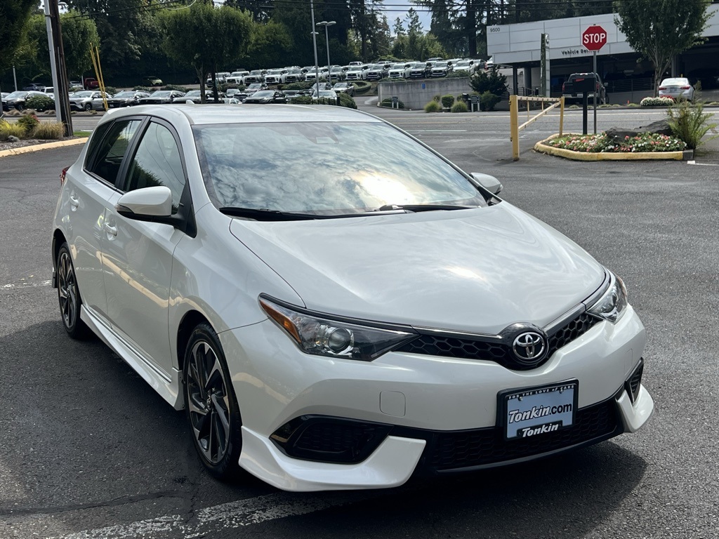 2017 Toyota Corolla iM Base photo 2