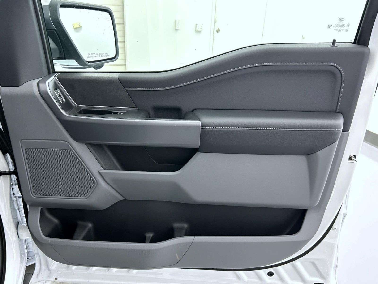 2025 Ford F-150 XLT photo 16