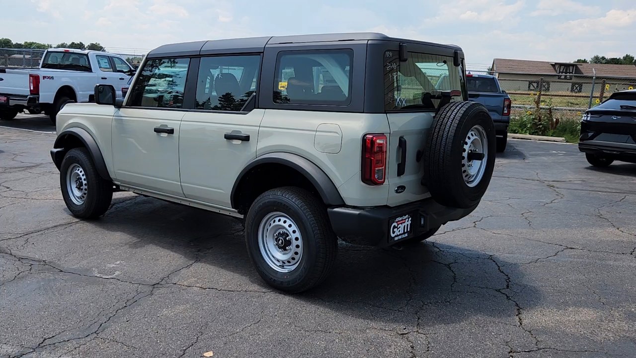 2025 Ford Bronco Base photo 5