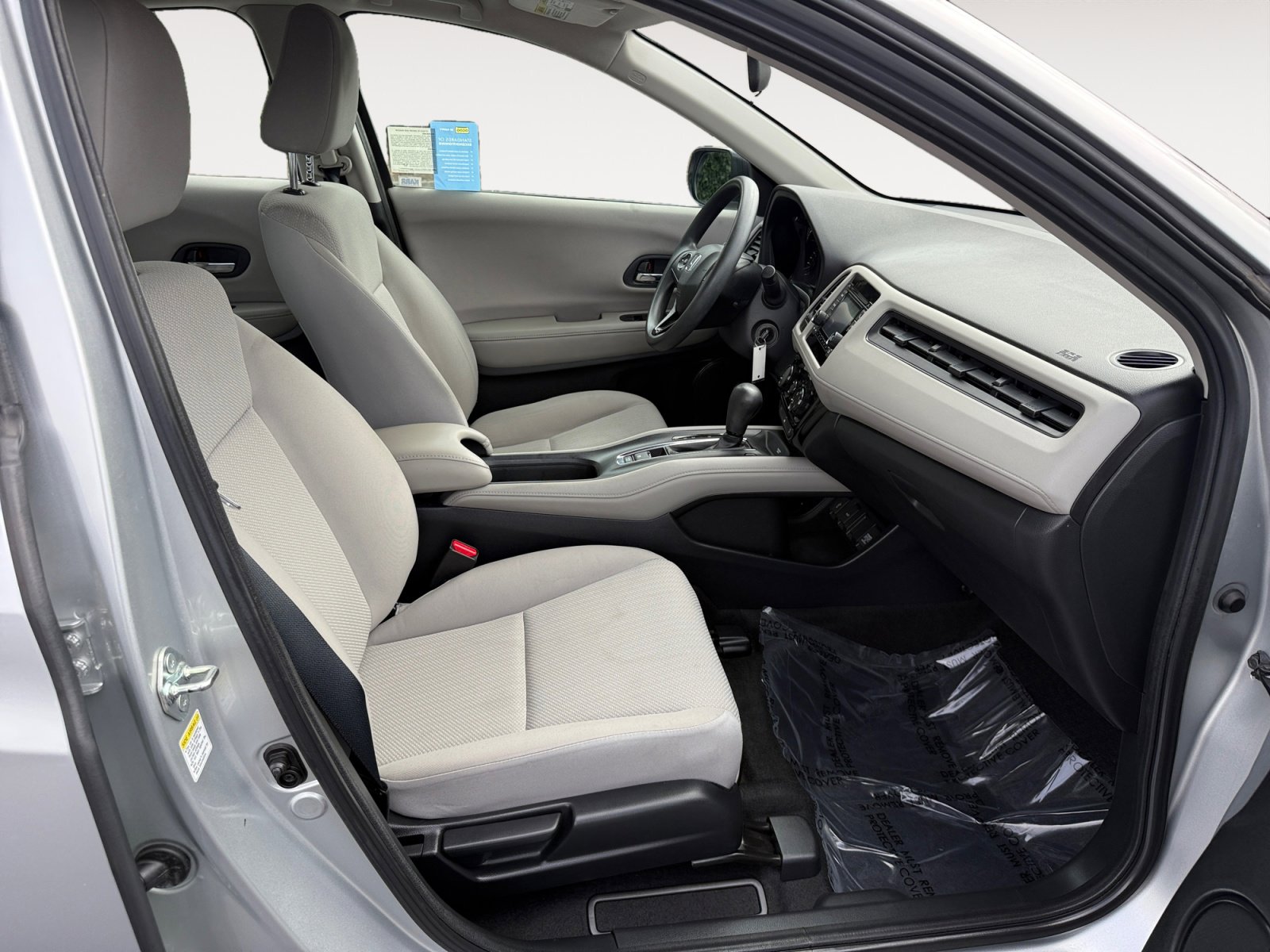 2016 Honda HR-V LX photo 18