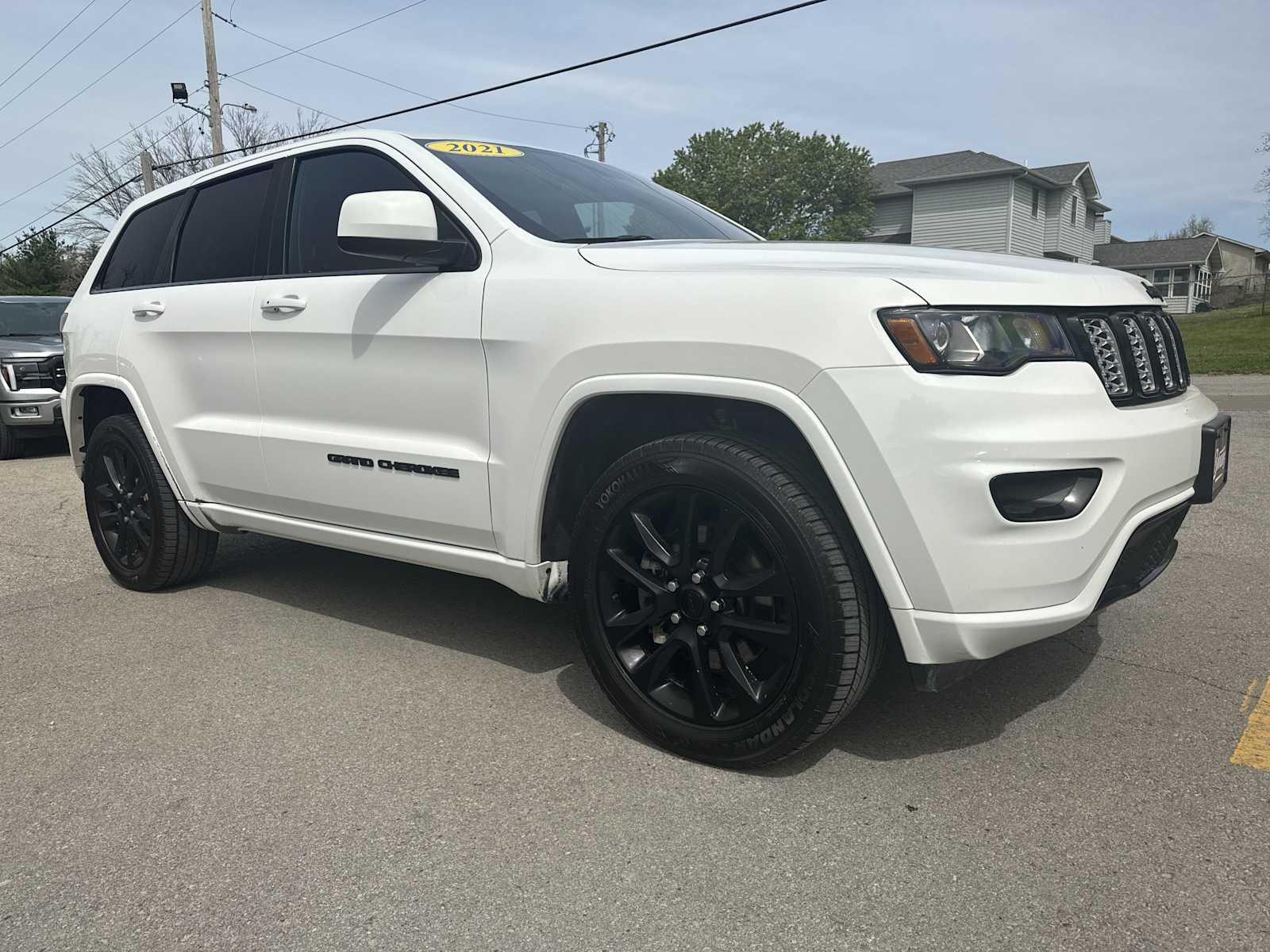 2021 Jeep Grand Cherokee Laredo X photo 3
