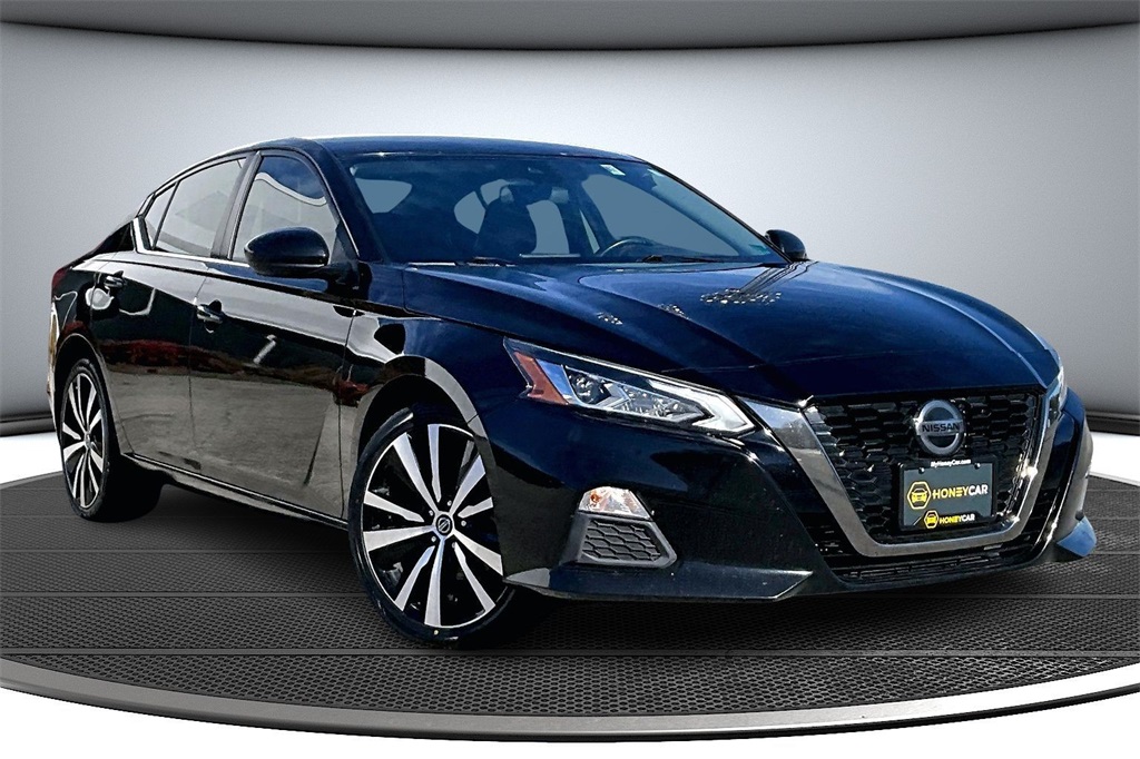 2021 Nissan Altima SR's photo