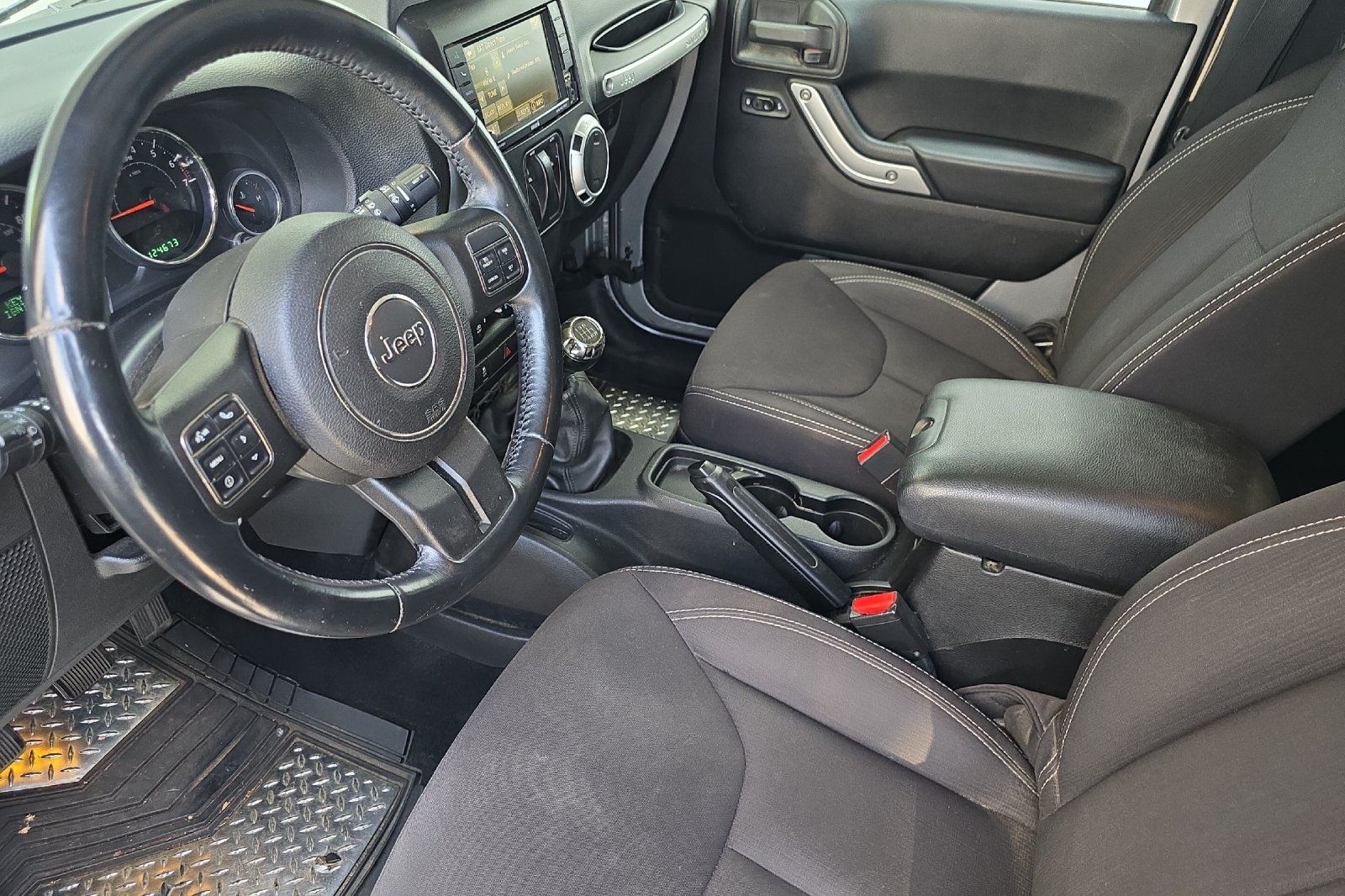 2013 Jeep Wrangler Sahara photo 10