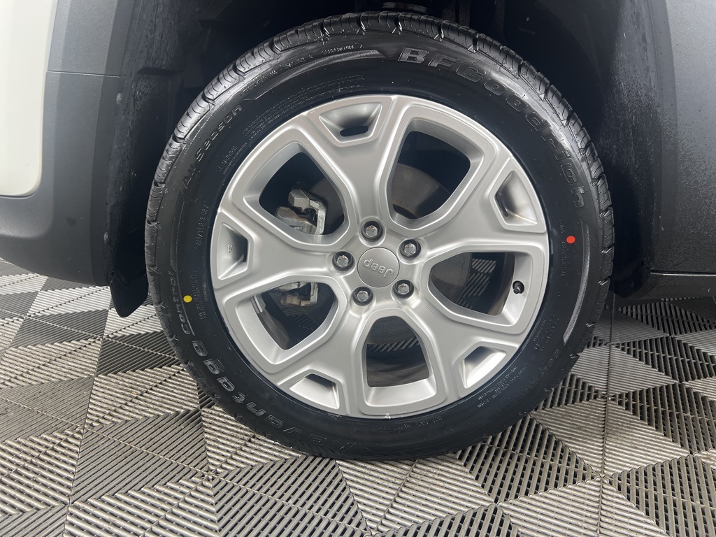 2022 Jeep Renegade Limited photo 18