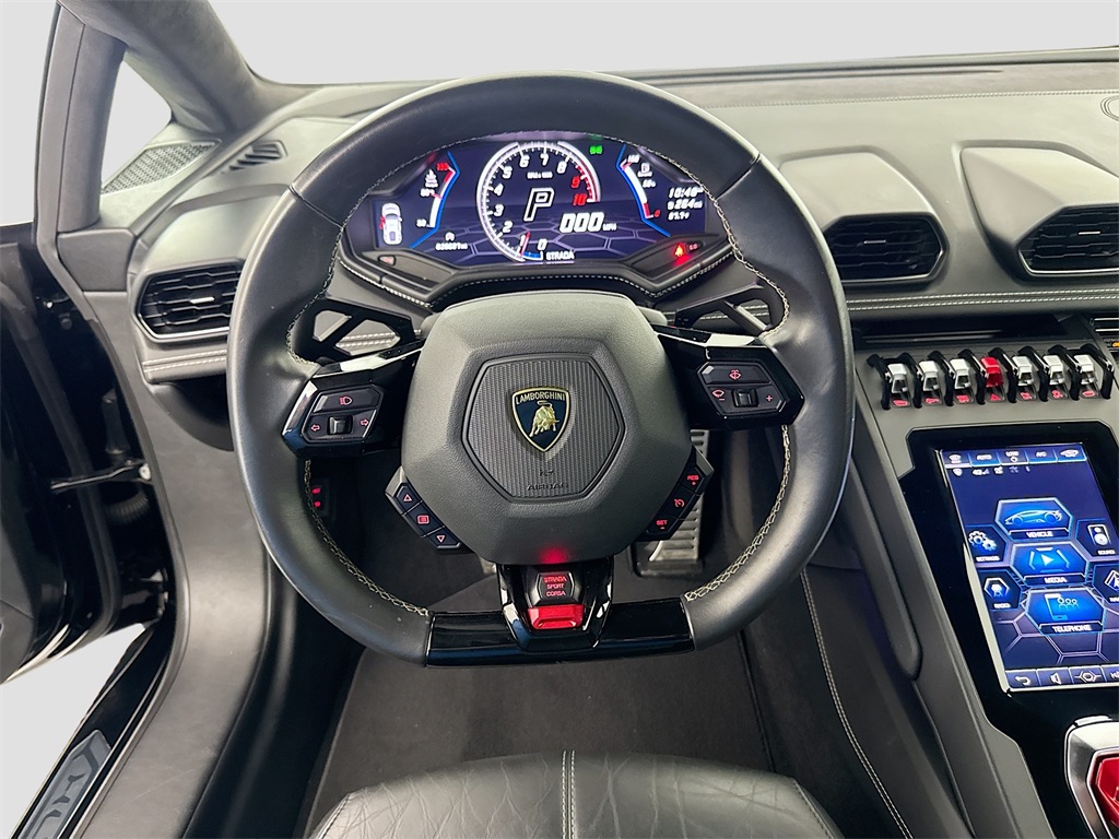 2020 Lamborghini Huracan Evo Base photo 20