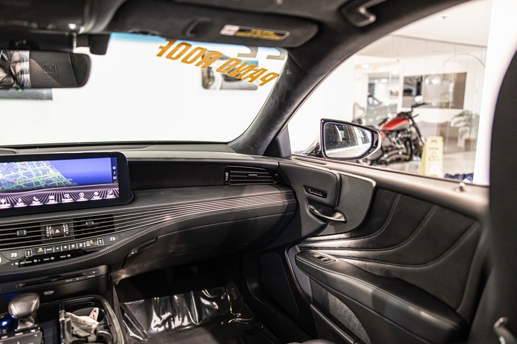 2022 LEXUS LS - Image 39
