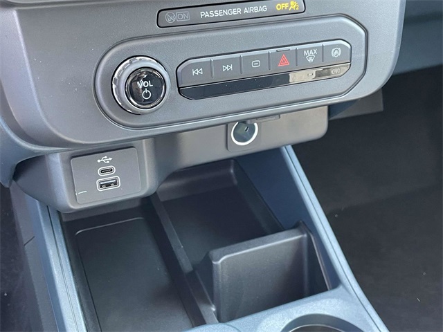2025 Ford Maverick XL photo 10