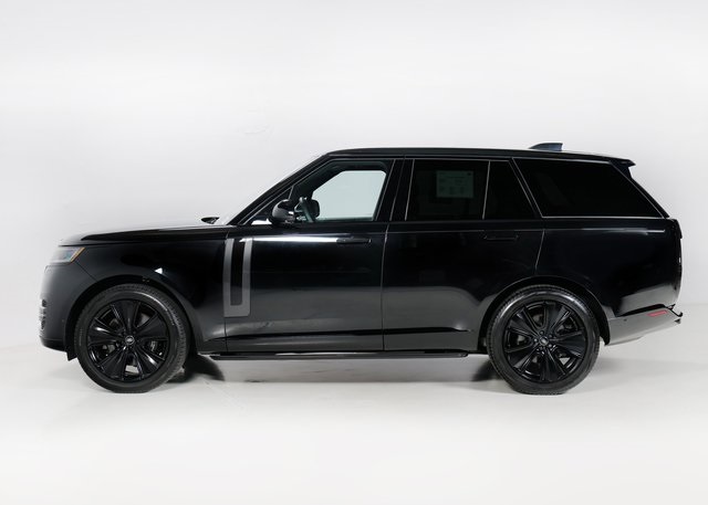 2023 Land Rover Range Rover SE photo 5