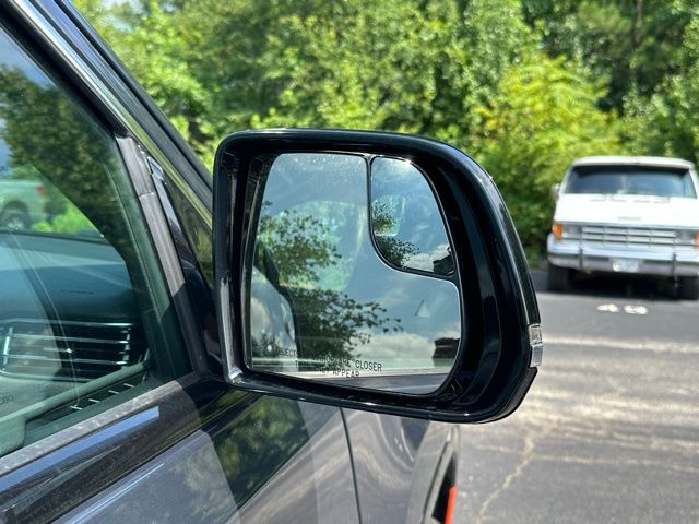2025 Jeep Wagoneer L Series III photo 4