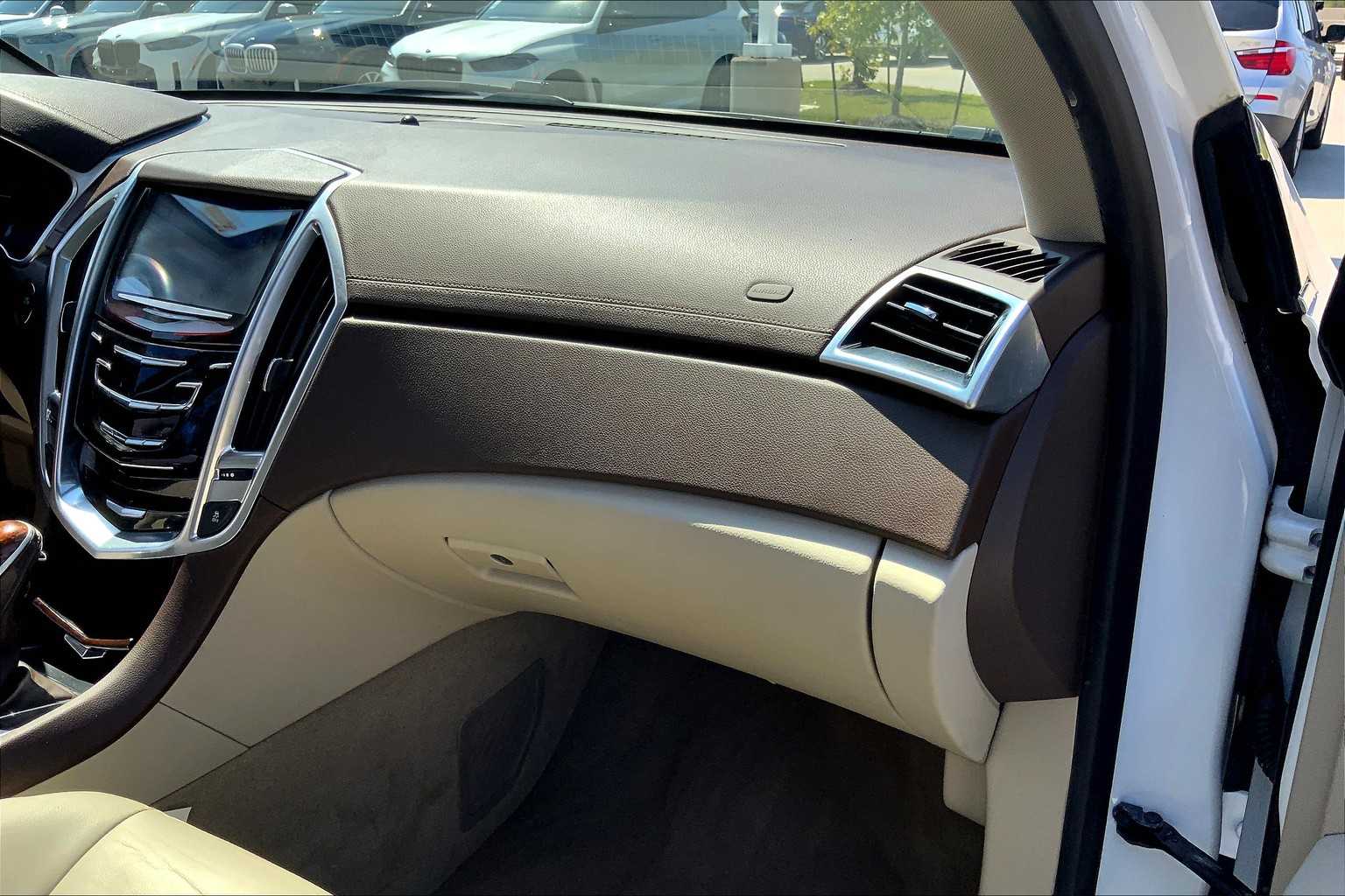 2015 Cadillac SRX Luxury photo 17