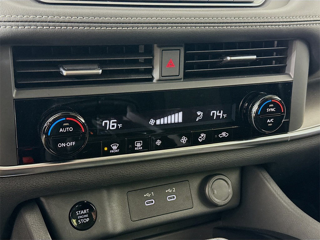 2024 Nissan Rogue SV photo 4