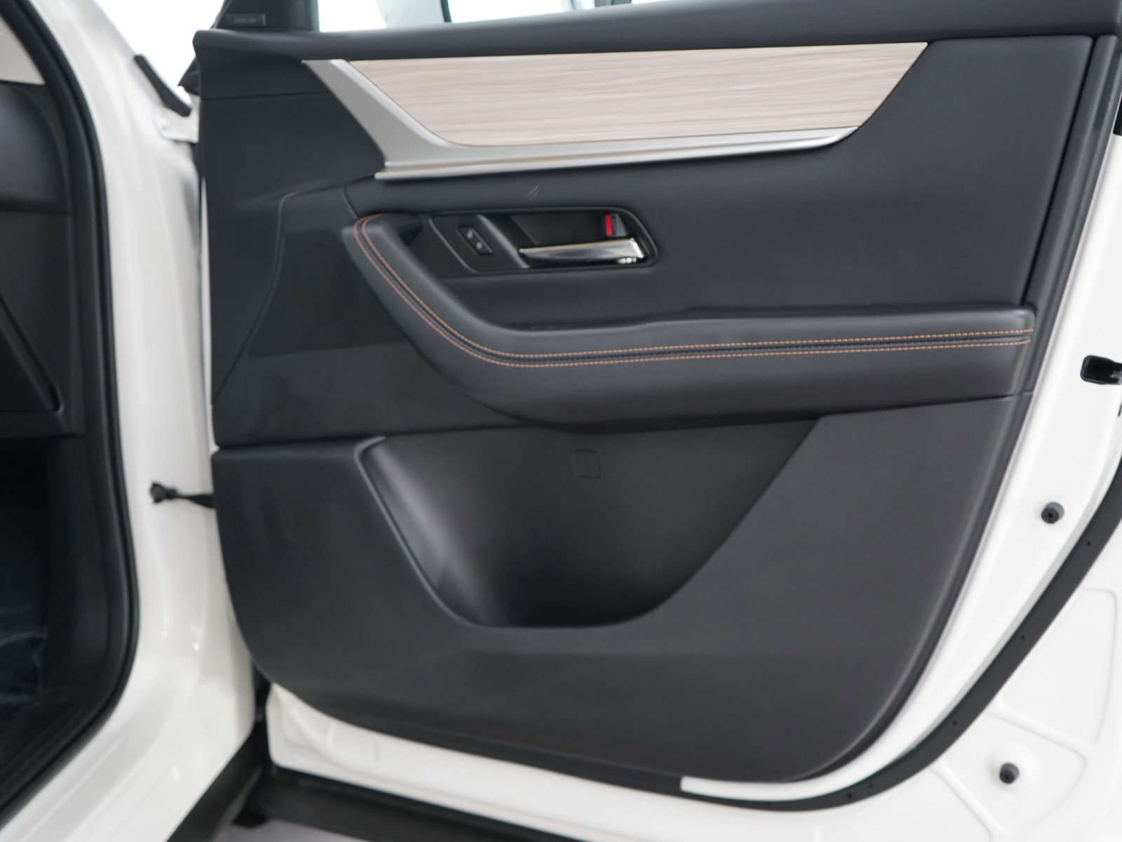 2024 Mazda CX-90 Premium photo 9