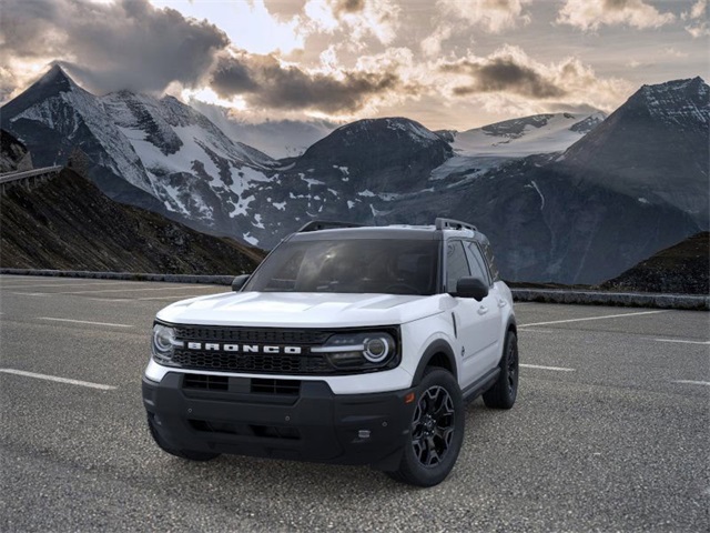 2025 Ford Bronco Sport Outer Banks photo 2