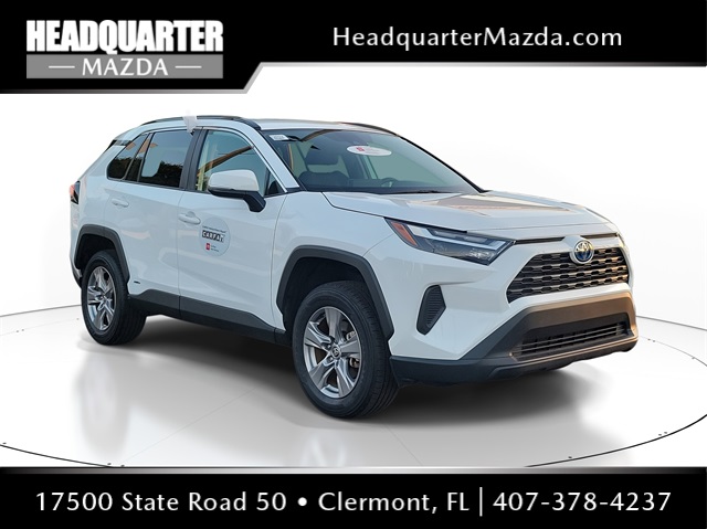 2024 Toyota RAV4 XLE's photo