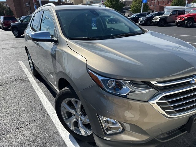 2019 Chevrolet Equinox Premier photo 2