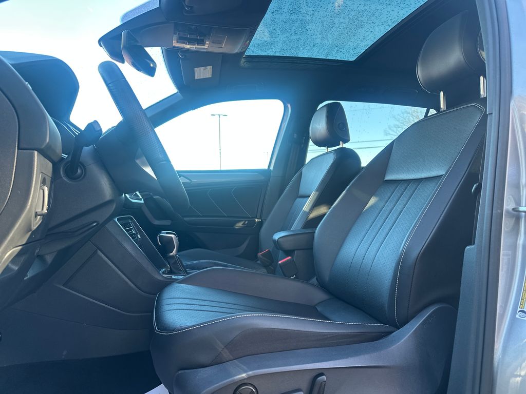 2022 Volkswagen Tiguan SE R-Line Black photo 3