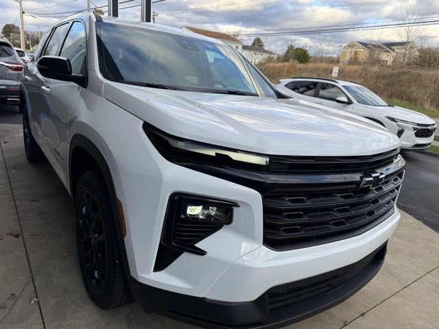 2026 Chevrolet Traverse LT's photo