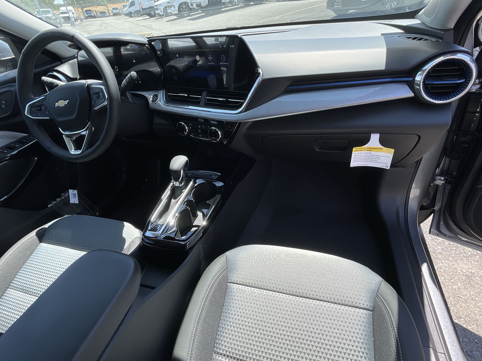2025 Chevrolet Trax LT photo 30
