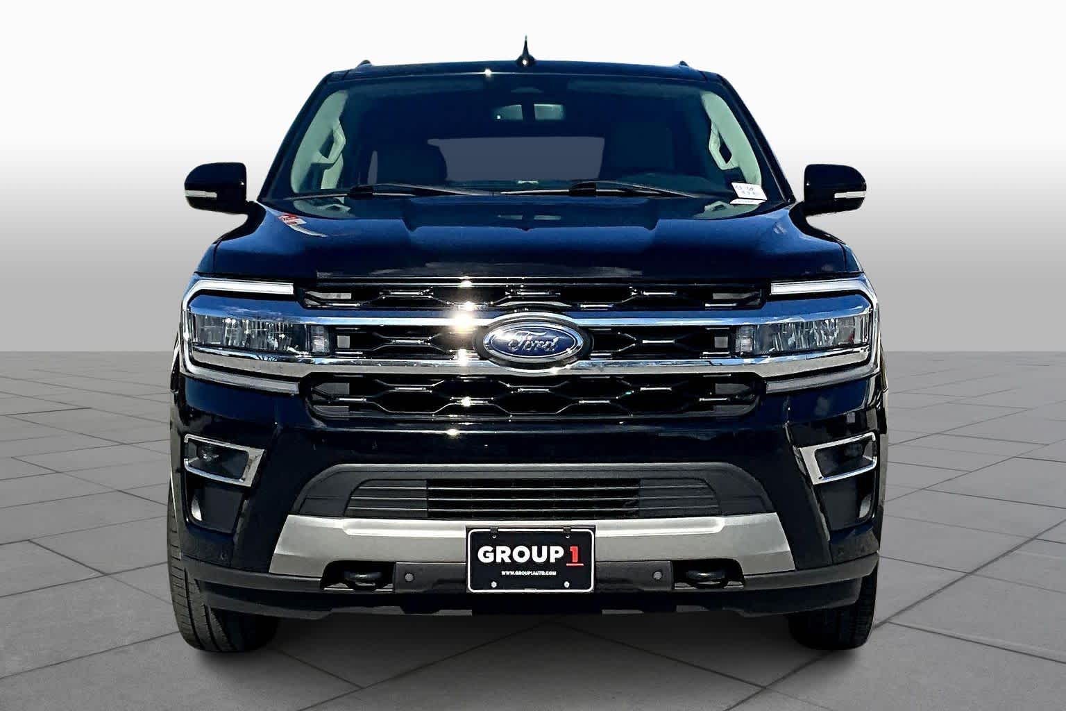 2023 Ford Expedition Limited photo 3