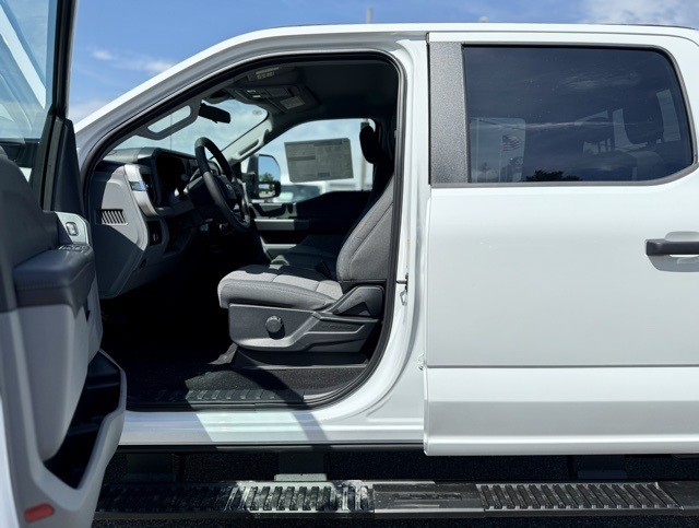 2025 Ford F-350 XL photo 12