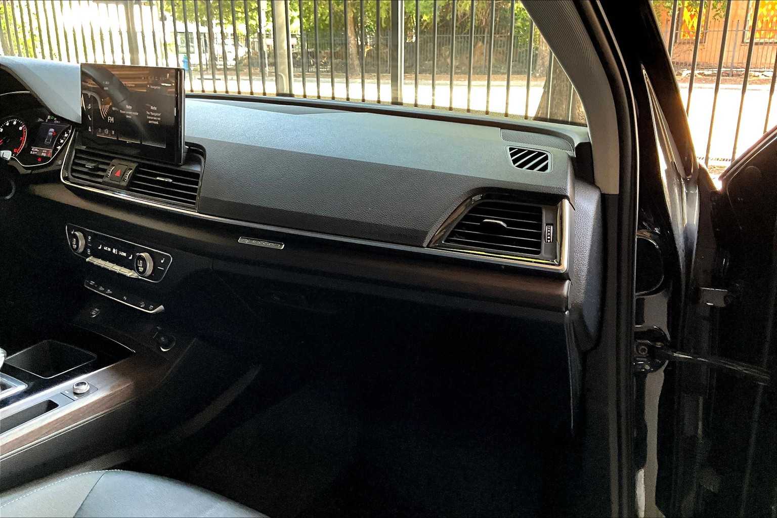 2022 Audi Q5 S line Premium photo 17