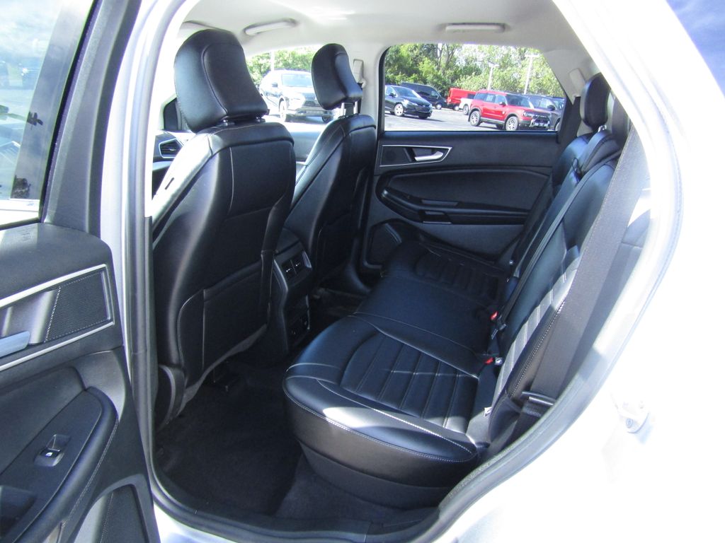 2023 Ford Edge SEL photo 13