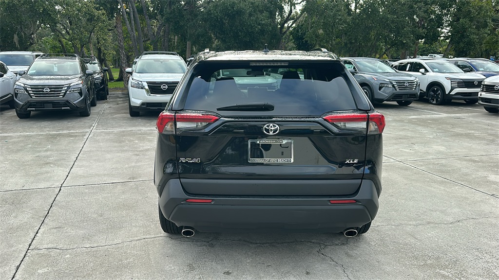 2023 Toyota RAV4 XLE photo 5