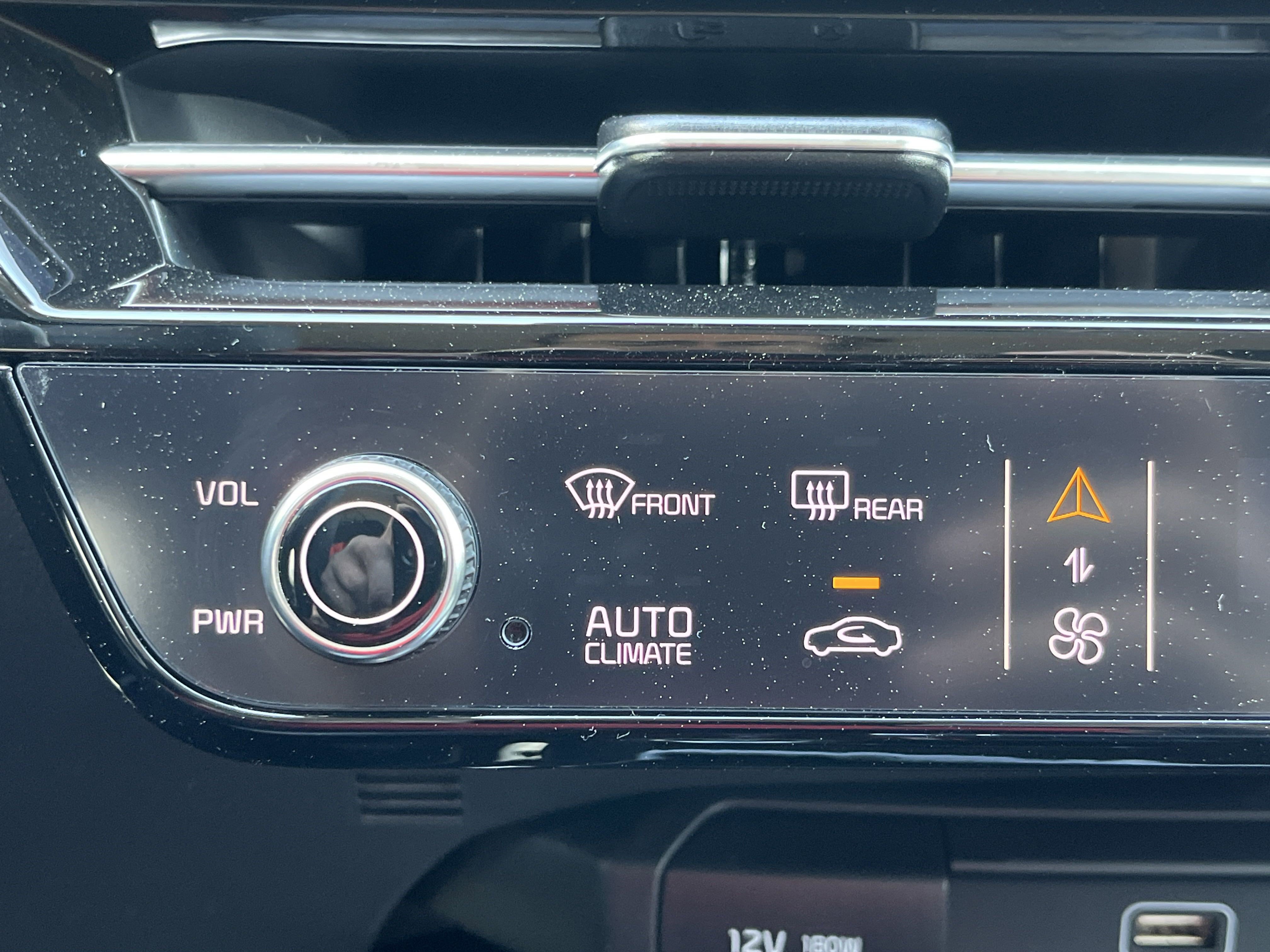 2025 Kia Niro SX Touring photo 4