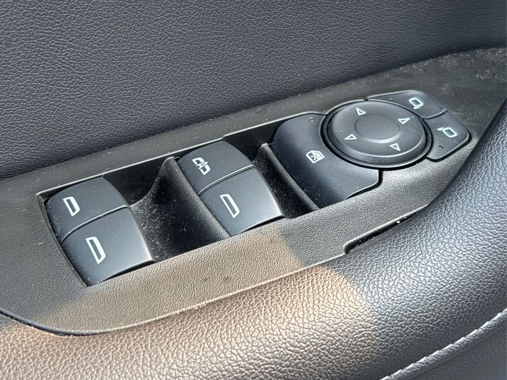 2022 Chevrolet Blazer 2LT photo 29