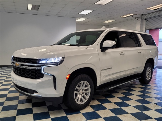 2023 Chevrolet Suburban LS photo 2