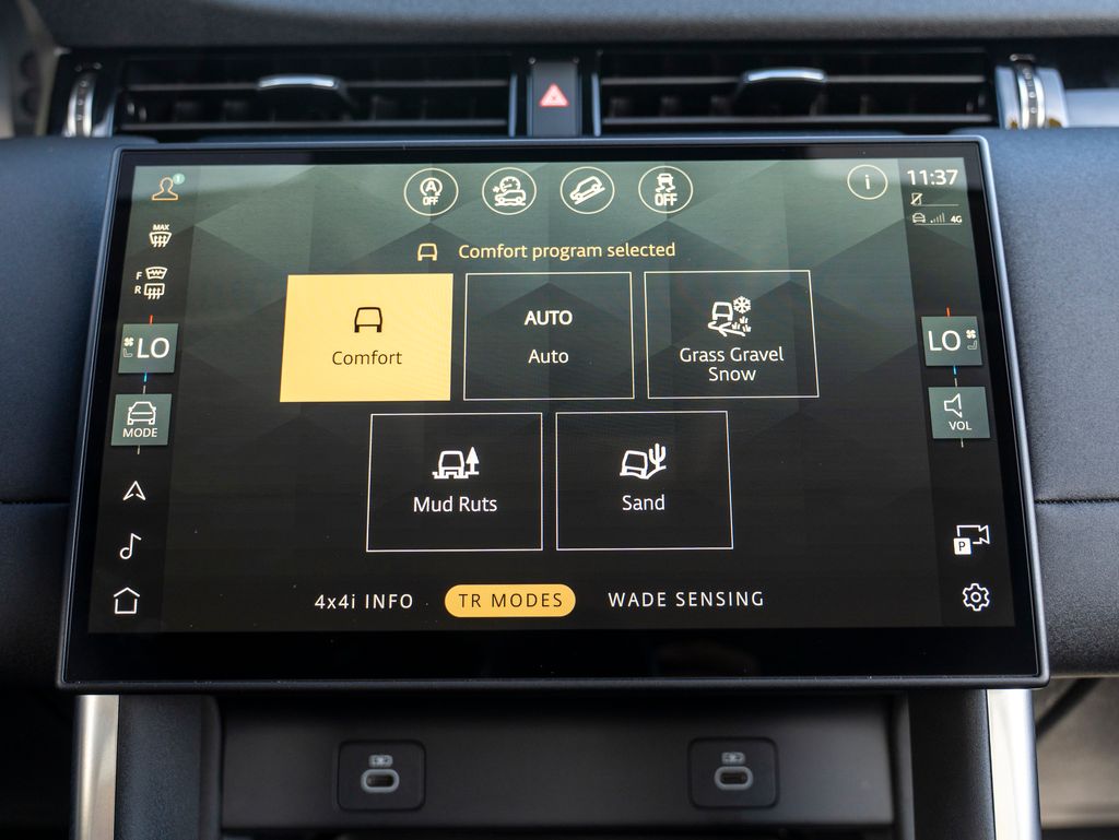 2024 Land Rover Discovery Sport S photo 23