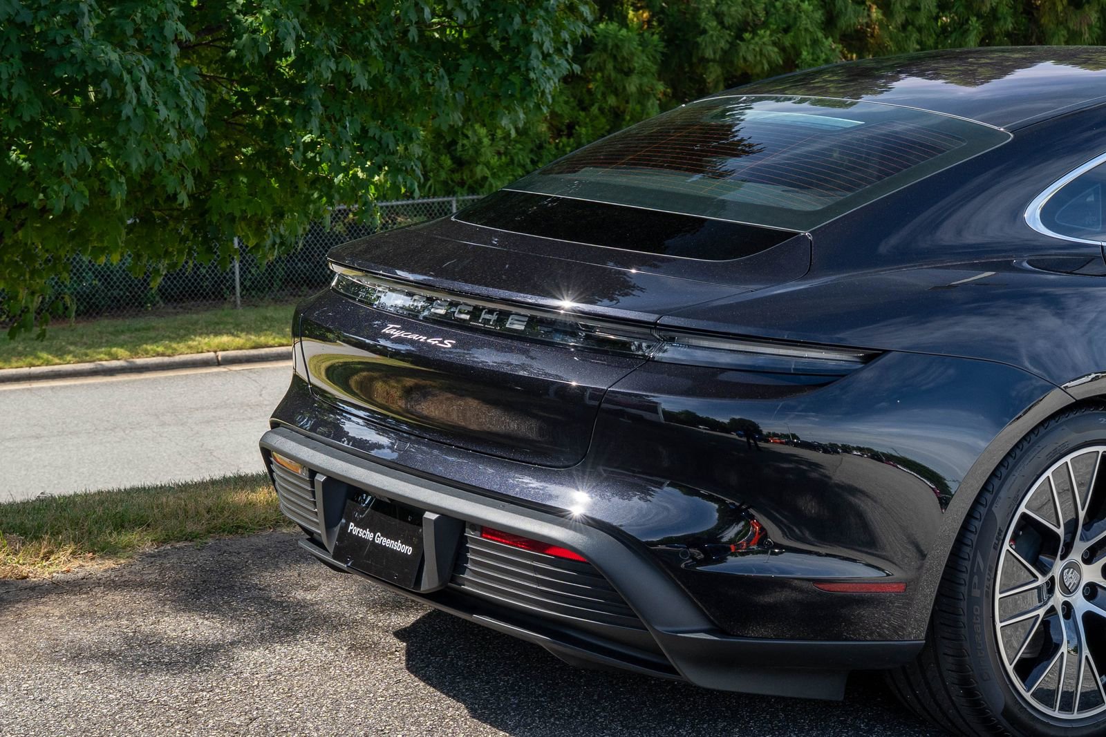 2024 Porsche Taycan 4S photo 13