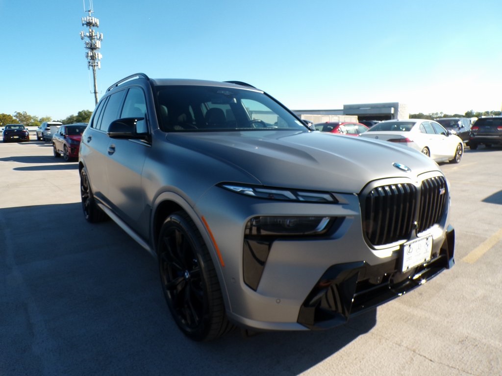 2026 BMW X7 M60i's photo